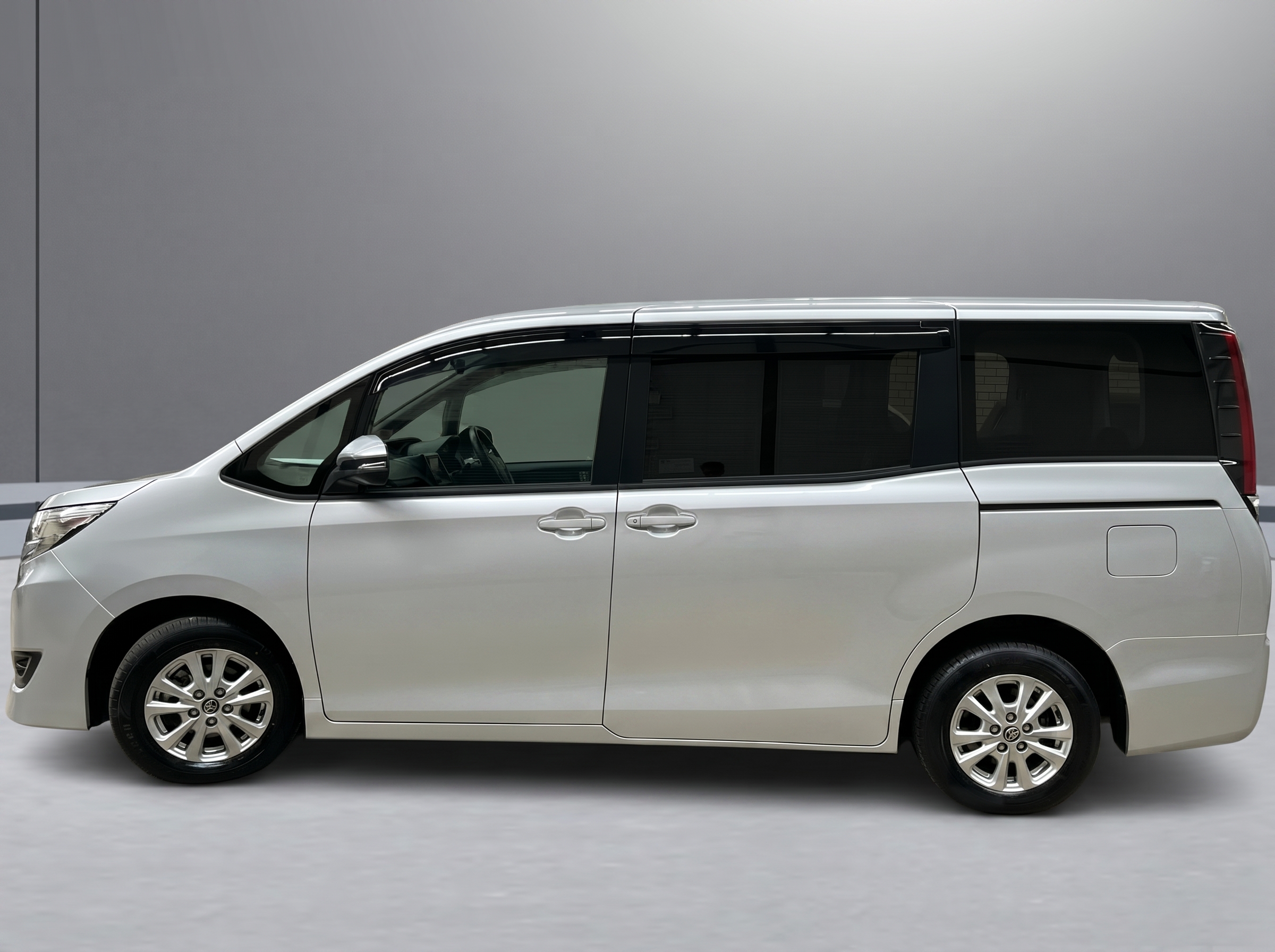 2020 Toyota Noah X vehicle photo photo 3